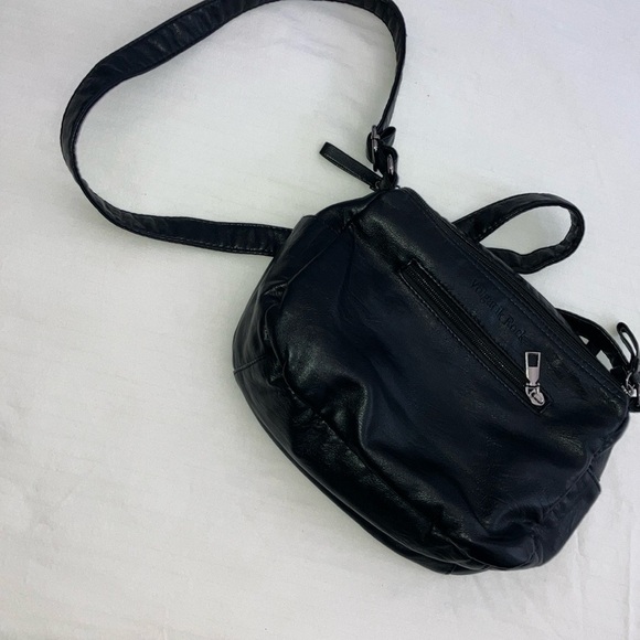 Volganik Rock black vegan Leather Crossbody Bag with many zip pockets - Picture 15 of 16